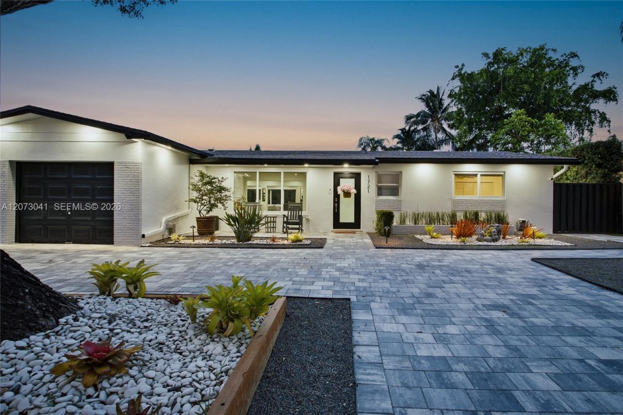 1721 NW 114th Ave , Pembroke Pines, FL 33026 Photo