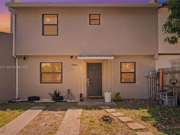 19367 NW 45th Ave , Miami Gardens, FL 33055