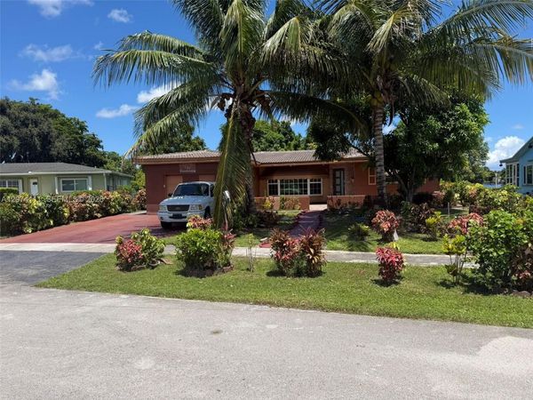 3970 NW 50th Ave , Lauderdale Lakes, FL 33319