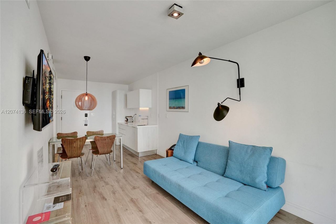 6080 Collins Ave , Unit 520, Miami Beach, FL 33140 Photo