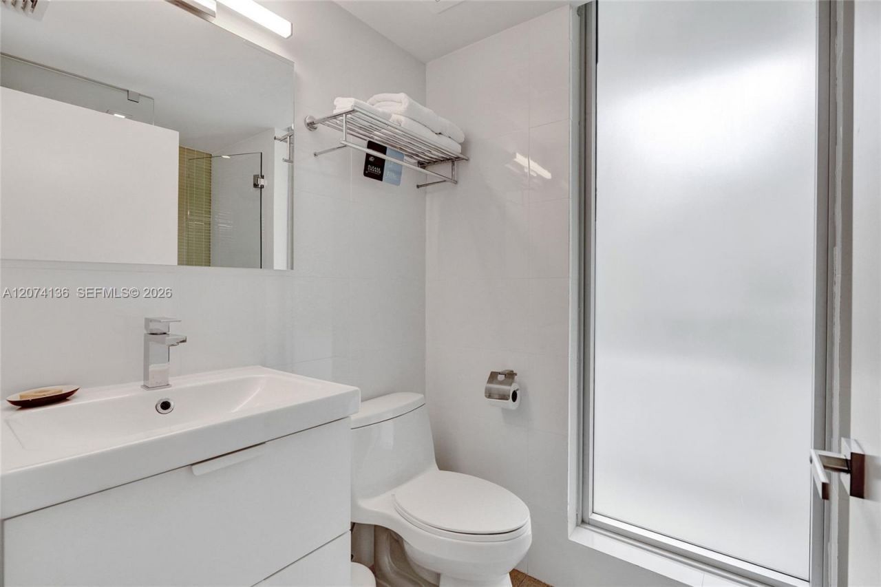 6080 Collins Ave , Unit 520, Miami Beach, FL 33140 Photo