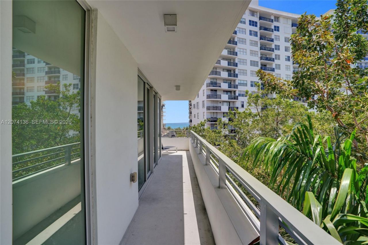 6080 Collins Ave , Unit 520, Miami Beach, FL 33140 Photo