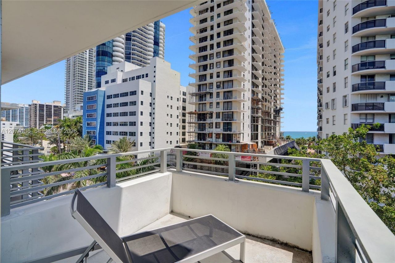 6080 Collins Ave , Unit 520, Miami Beach, FL 33140 Photo