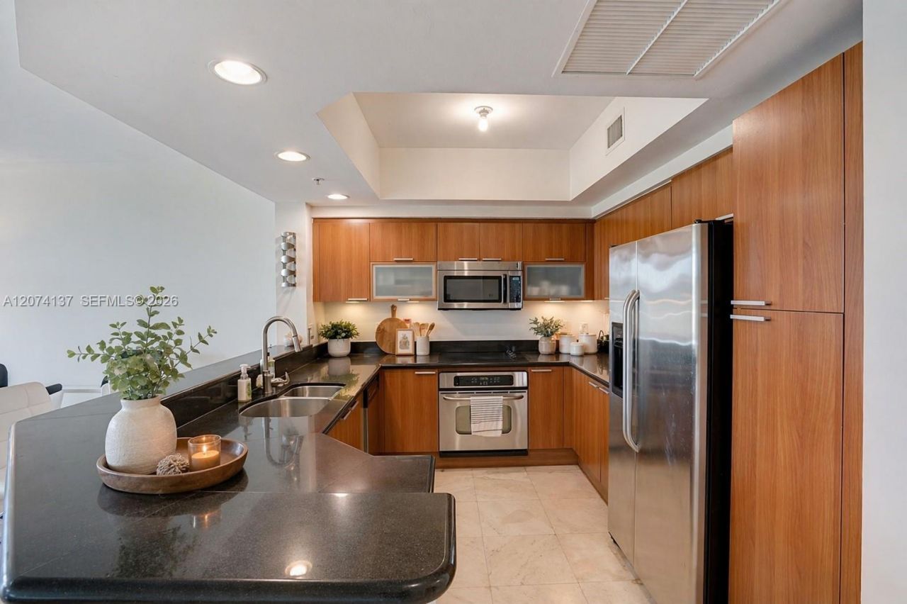 15051 Royal Oaks Ln , Unit 503, North Miami, FL 33181 Photo
