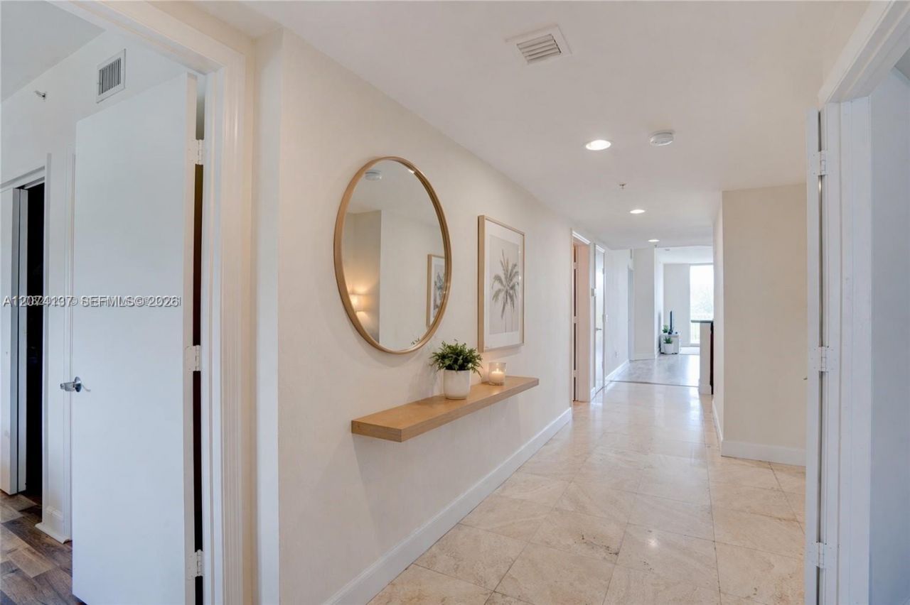 15051 Royal Oaks Ln , Unit 503, North Miami, FL 33181 Photo