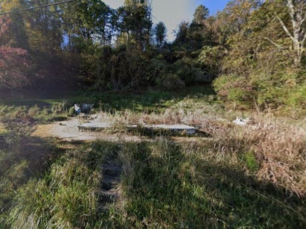 3874 Green Valley Rd, Huntington, WV 25701
