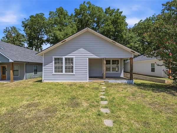 215 W Walker Street , Denison, TX 75020