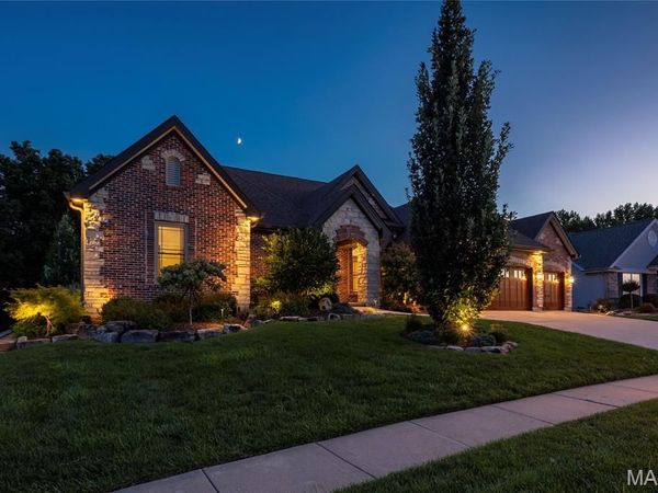 428 Fort Saratoga, St Charles, MO 63303