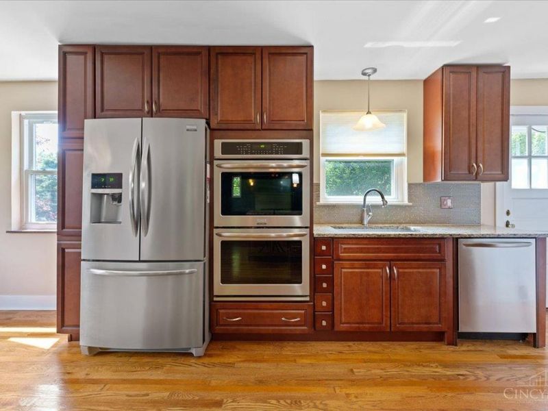 2304 E Galbraith Road, Reading, OH 45237 Photo 11