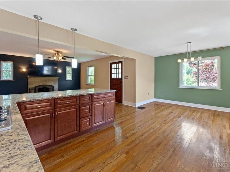 2304 E Galbraith Road, Reading, OH 45237 Photo 13