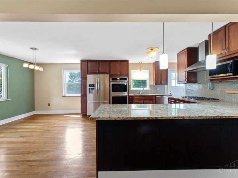 2304 E Galbraith Road, Reading, OH 45237 Photo 15