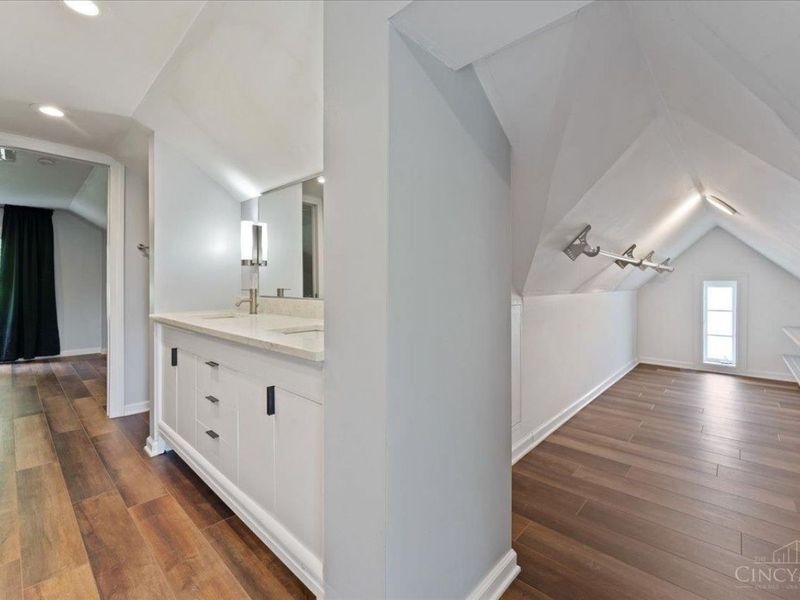 2304 E Galbraith Road, Reading, OH 45237 Photo 19
