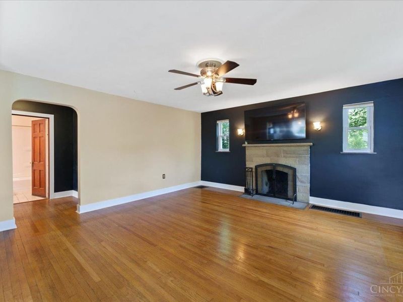 2304 E Galbraith Road, Reading, OH 45237 Photo 4