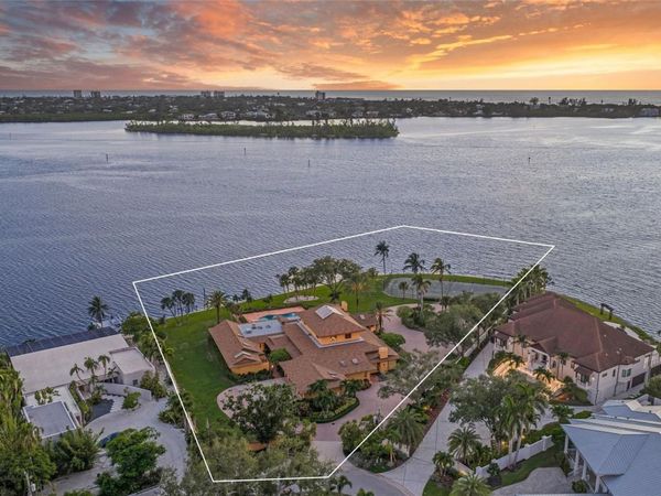 1136 N LAKE SHORE DRIVE , SARASOTA, FL 34231