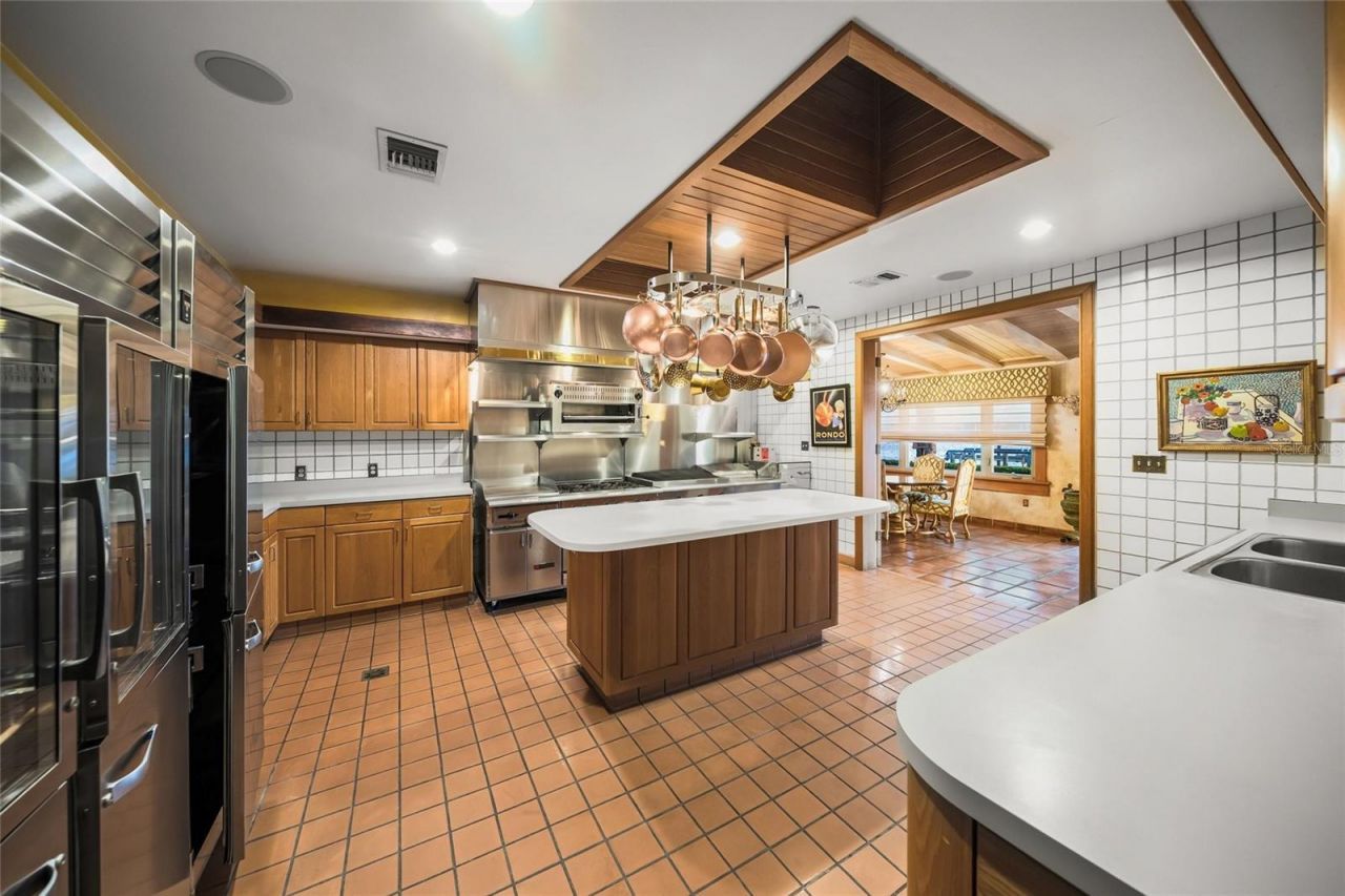 1136 N Lake Shore Drive, Sarasota, FL 34231 Photo