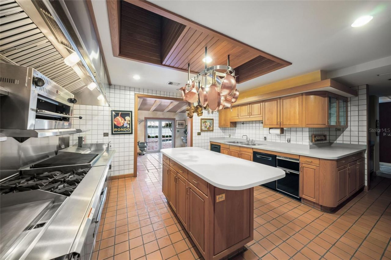 1136 N Lake Shore Drive, Sarasota, FL 34231 Photo