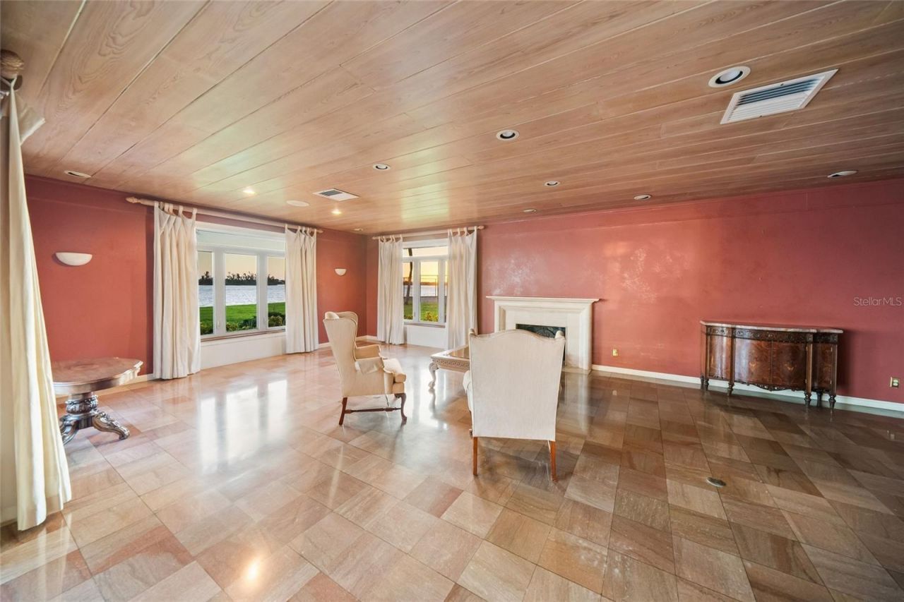 1136 N Lake Shore Drive, Sarasota, FL 34231 Photo