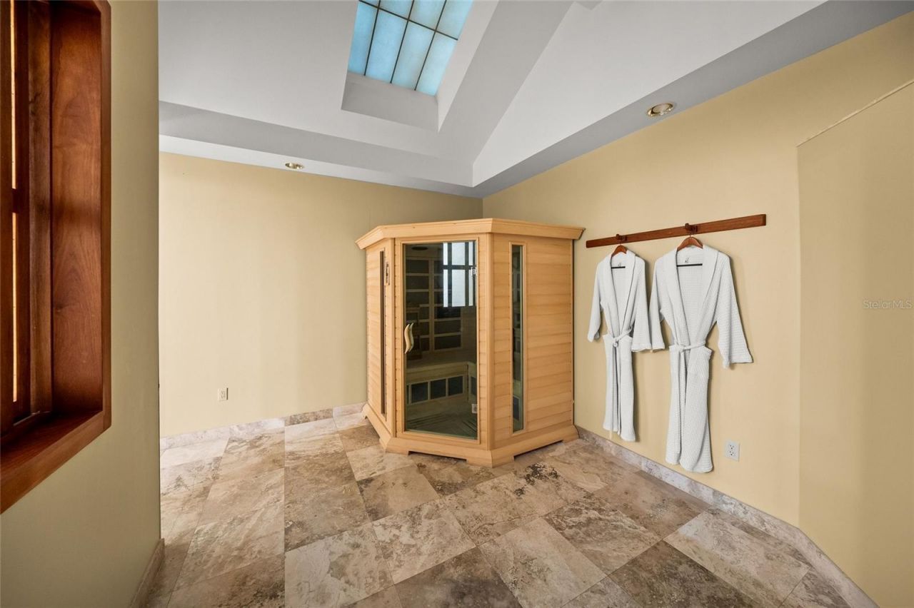 1136 N Lake Shore Drive, Sarasota, FL 34231 Photo