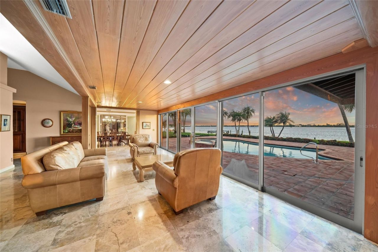 1136 N Lake Shore Drive, Sarasota, FL 34231 Photo
