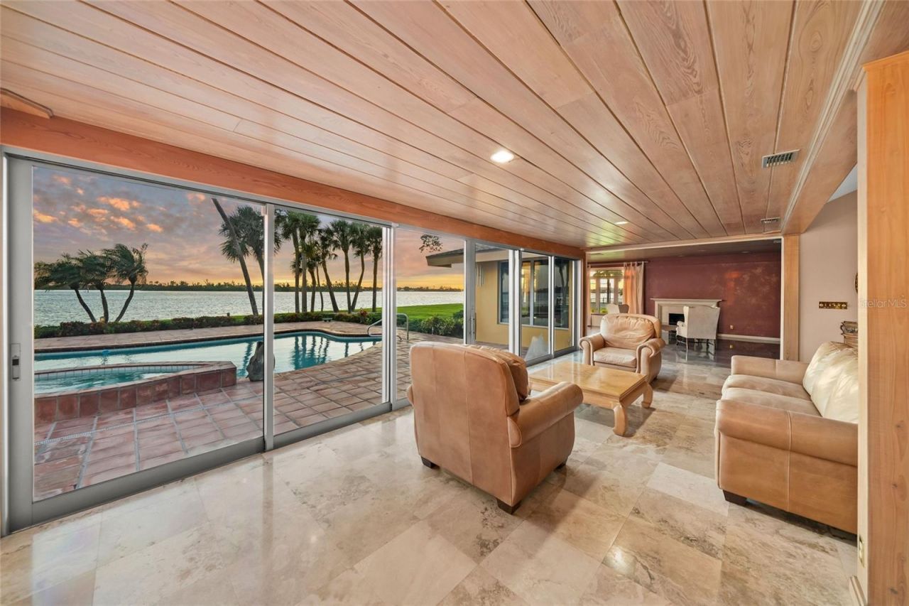 1136 N Lake Shore Drive, Sarasota, FL 34231 Photo