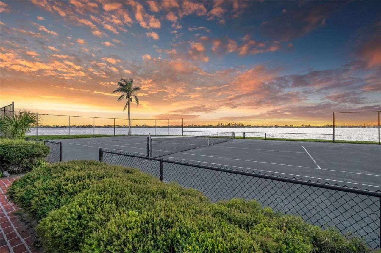 1136 N Lake Shore Drive, Sarasota, FL 34231 Photo