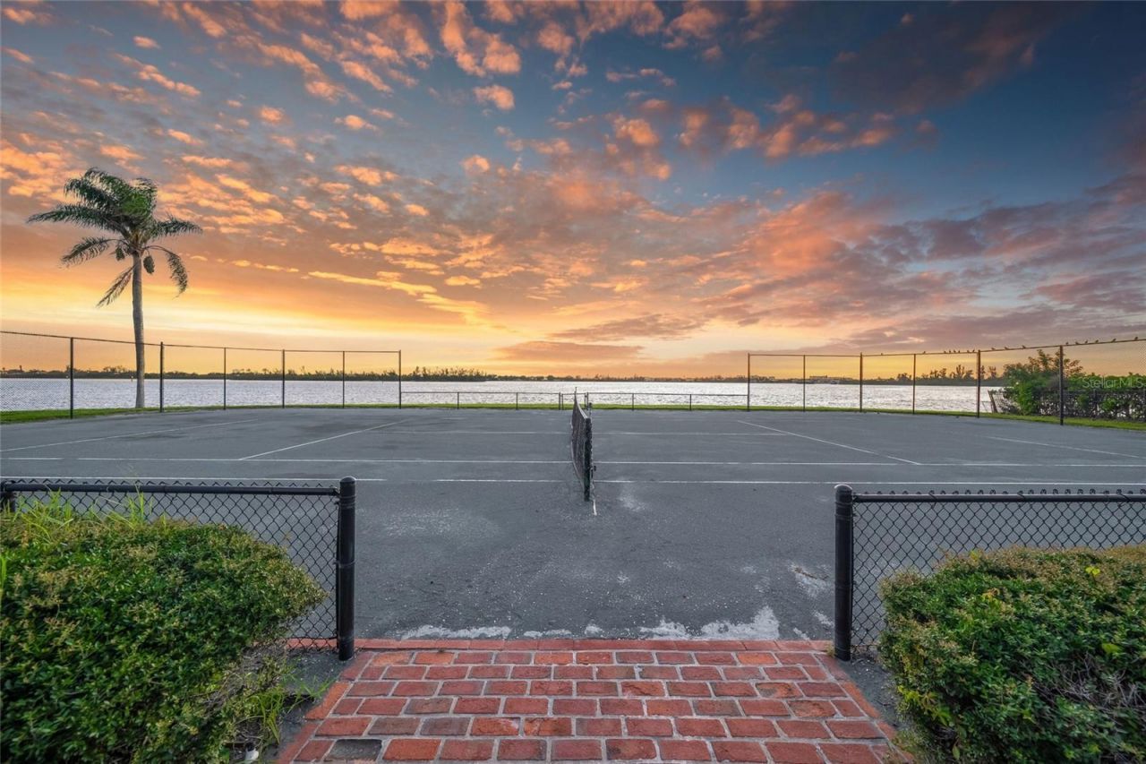 1136 N Lake Shore Drive, Sarasota, FL 34231 Photo