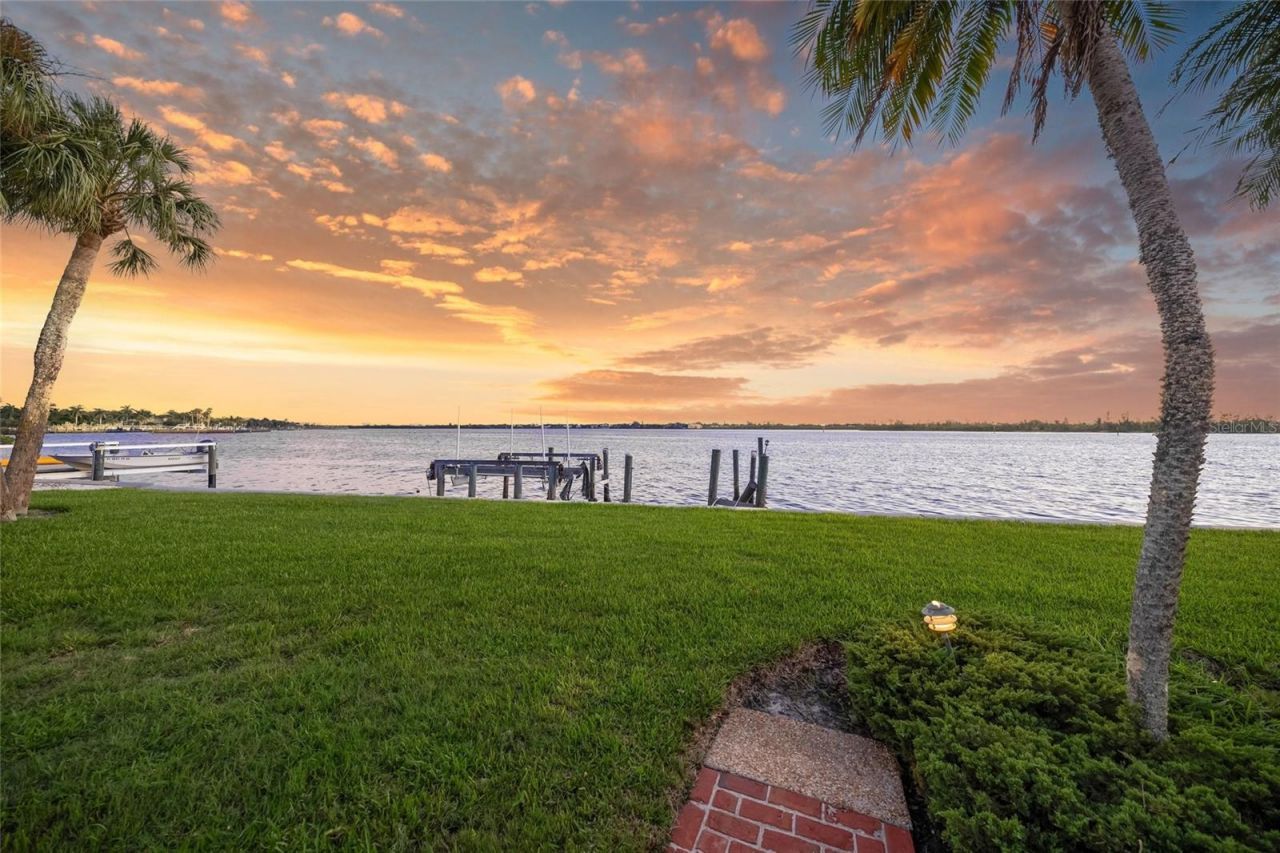 1136 N Lake Shore Drive, Sarasota, FL 34231 Photo