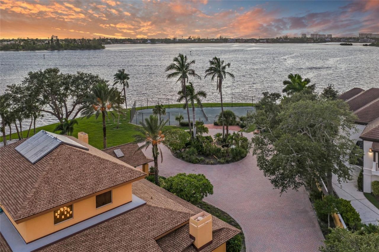 1136 N Lake Shore Drive, Sarasota, FL 34231 Photo