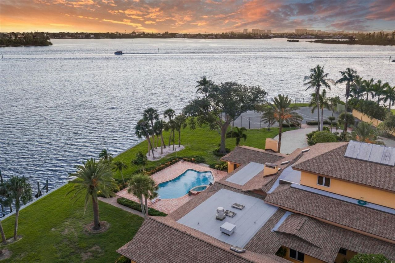 1136 N Lake Shore Drive, Sarasota, FL 34231 Photo