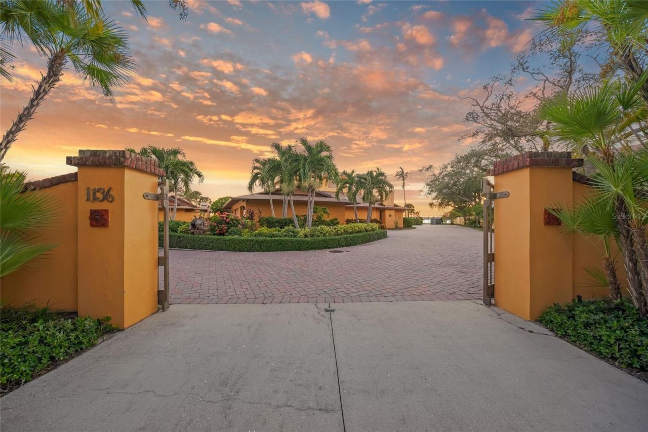 1136 N Lake Shore Drive, Sarasota, FL 34231 Photo