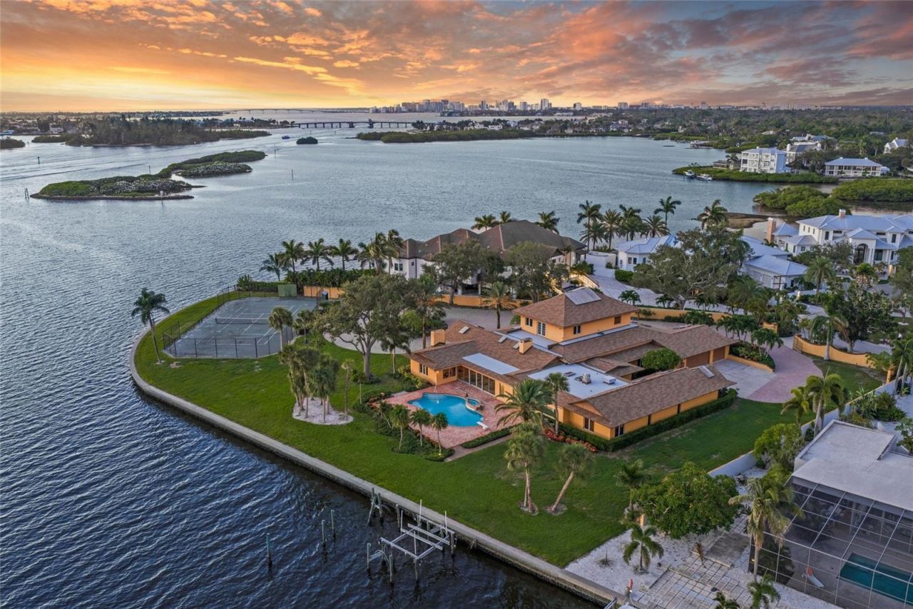 1136 N Lake Shore Drive, Sarasota, FL 34231 Photo
