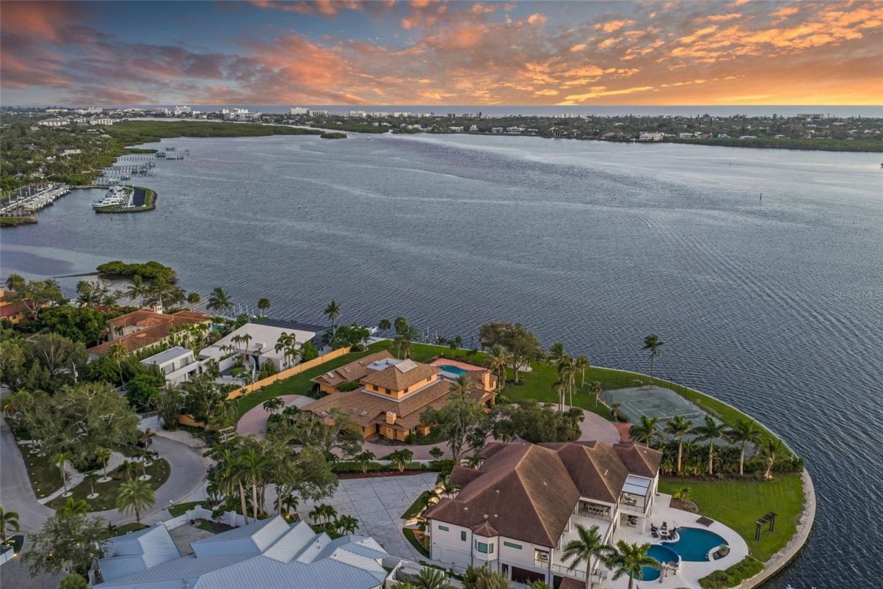 1136 N Lake Shore Drive, Sarasota, FL 34231 Photo