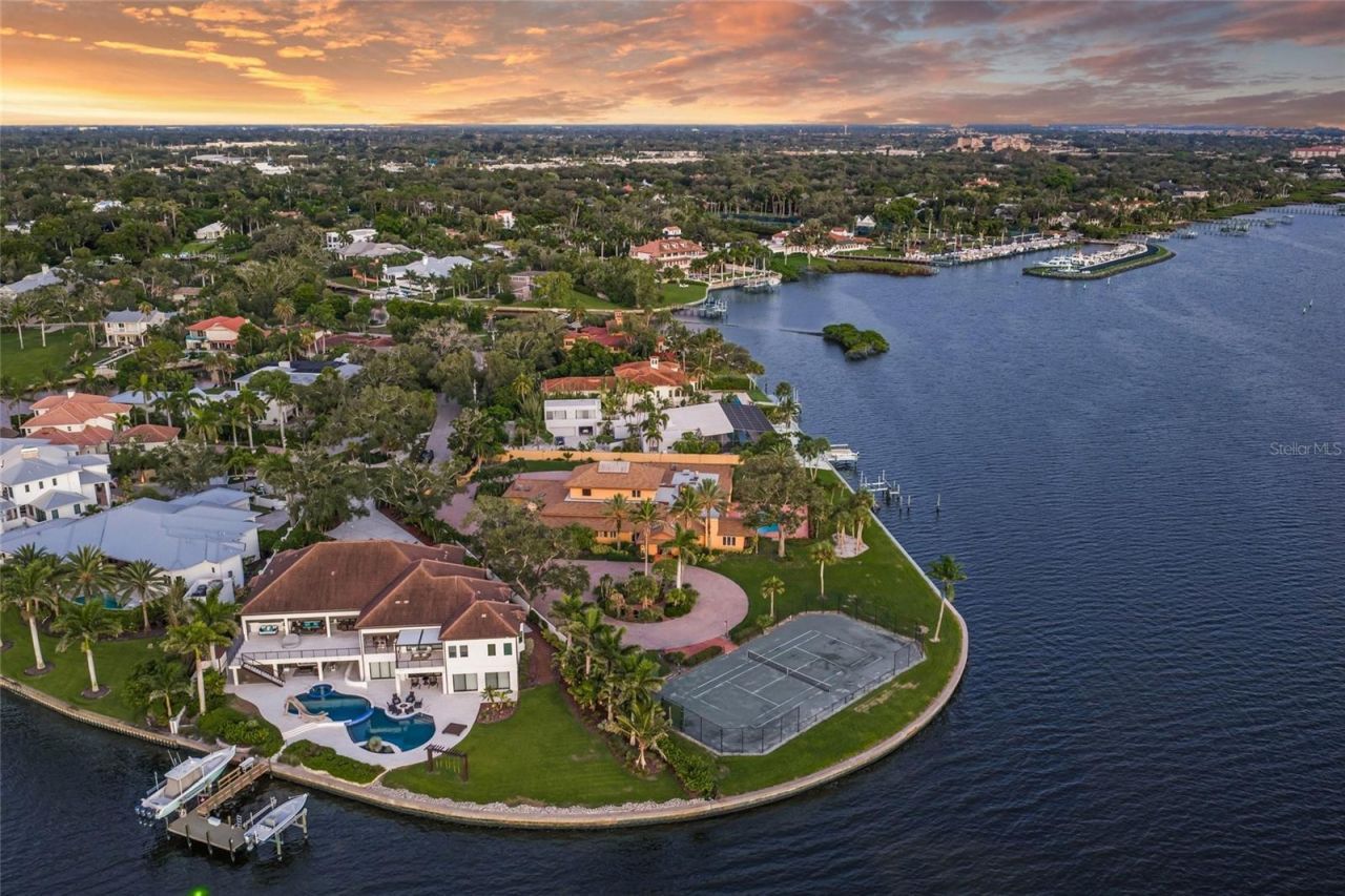 1136 N Lake Shore Drive, Sarasota, FL 34231 Photo