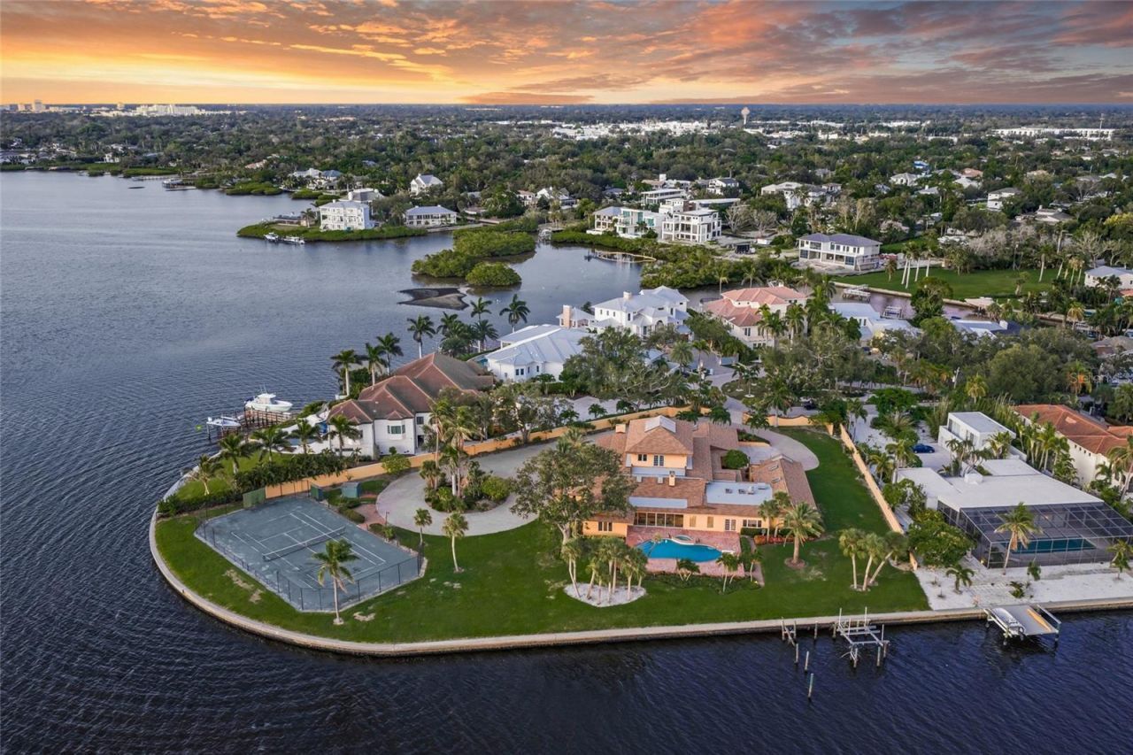1136 N Lake Shore Drive, Sarasota, FL 34231 Photo