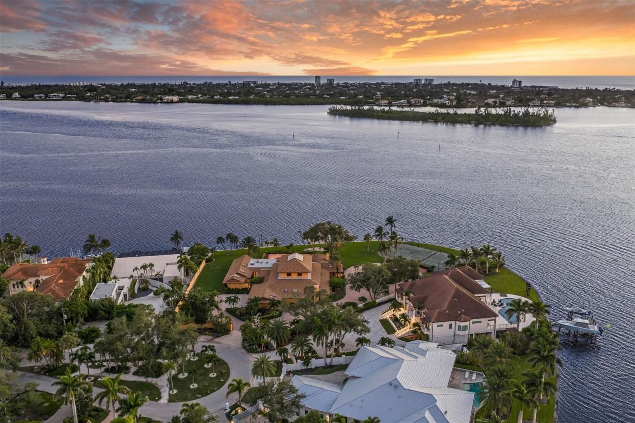 1136 N Lake Shore Drive, Sarasota, FL 34231 Photo