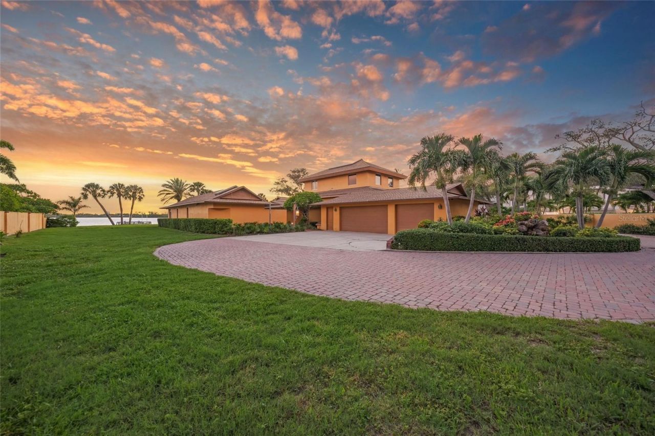 1136 N Lake Shore Drive, Sarasota, FL 34231 Photo