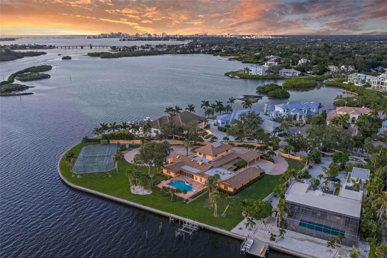 1136 N Lake Shore Drive, Sarasota, FL 34231 Photo