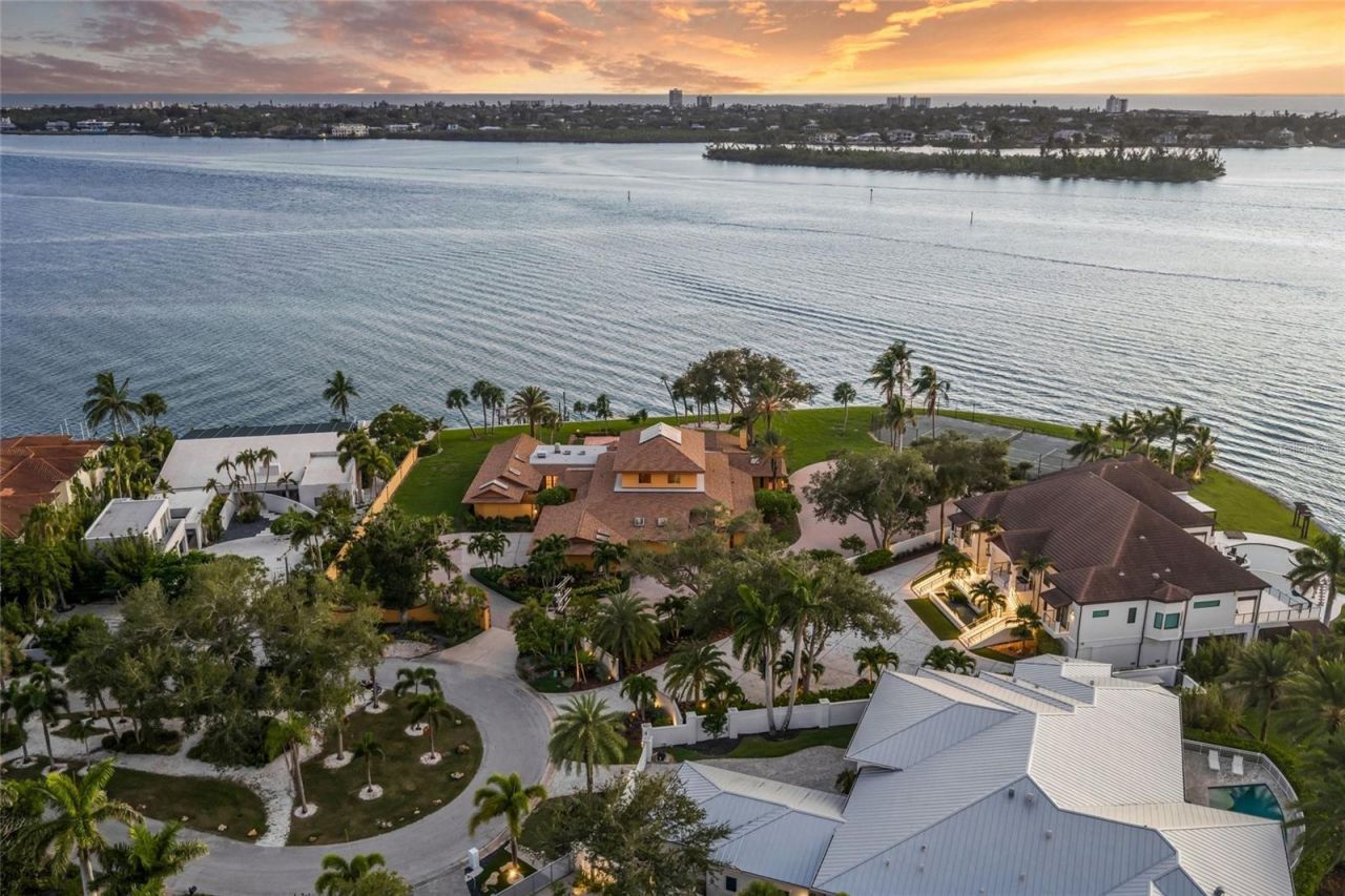 1136 N Lake Shore Drive, Sarasota, FL 34231 Photo