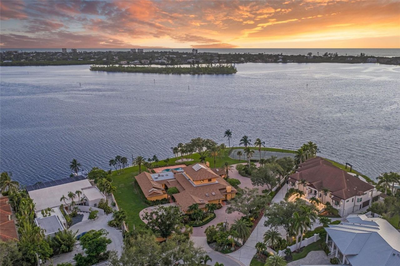 1136 N Lake Shore Drive, Sarasota, FL 34231 Photo