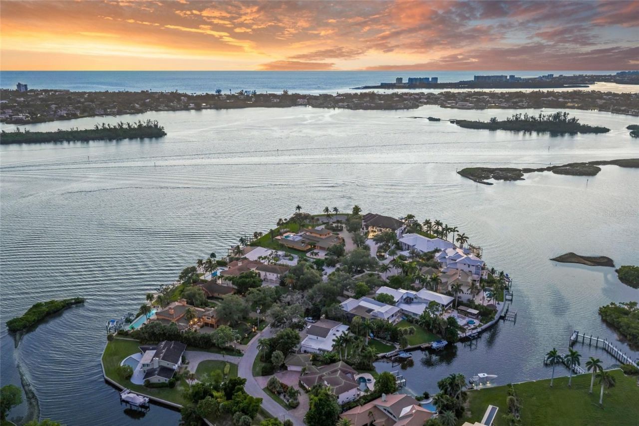 1136 N Lake Shore Drive, Sarasota, FL 34231 Photo