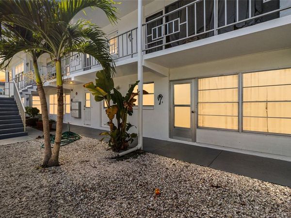 1221 DREW STREET , Unit B3, CLEARWATER, FL 33755