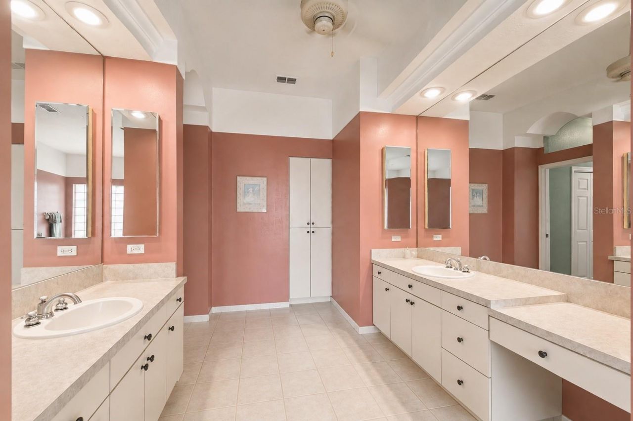 11200 Woodland Waters Boulevard , Weeki Wachee, FL 34613 Photo