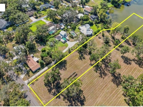 13414 N LINCOLN AVENUE , TAMPA, FL 33618