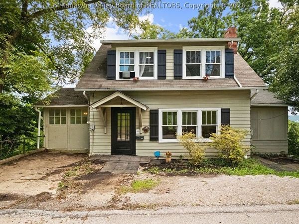 359 Fairview Drive, Charleston, WV 25302