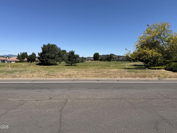 Robert Trent Jones Boulevard, Unit 1, Eagle Point, OR 97524