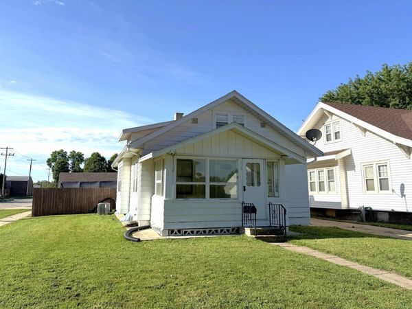 302 W 17th St., South Sioux City, NE 68776