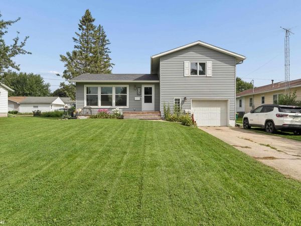 306 W Elmore St., Manly, IA 50456
