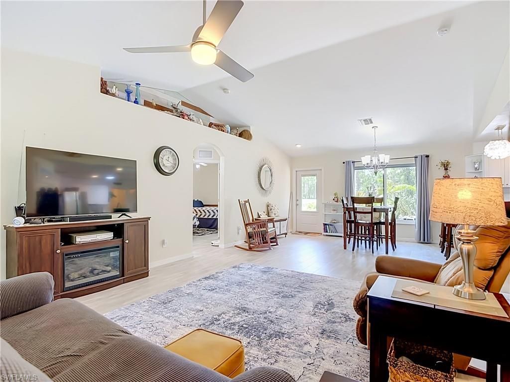927 Franklin St E, Lehigh Acres, FL 33974 Photo