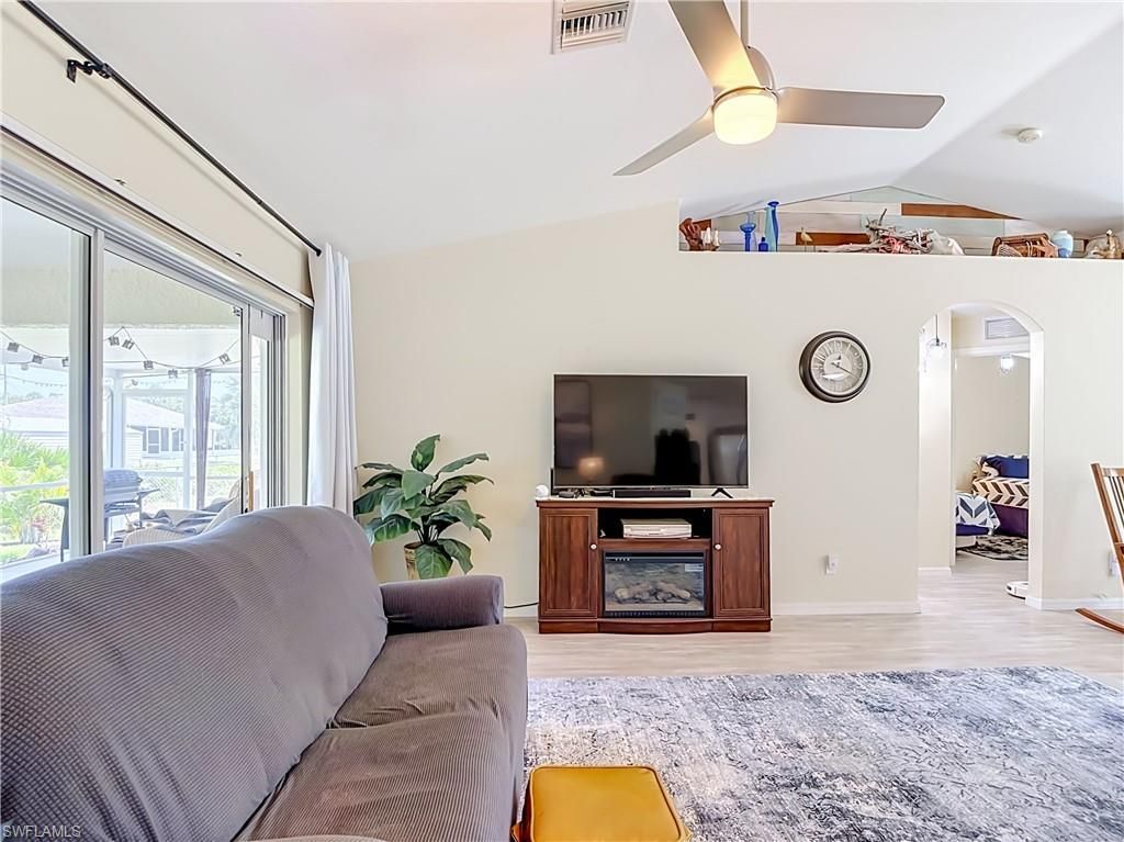 927 Franklin St E, Lehigh Acres, FL 33974 Photo