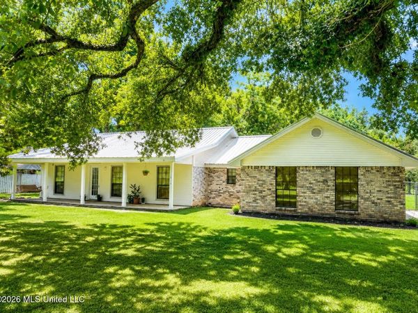 1119 S Beech Street, Picayune, MS 39466